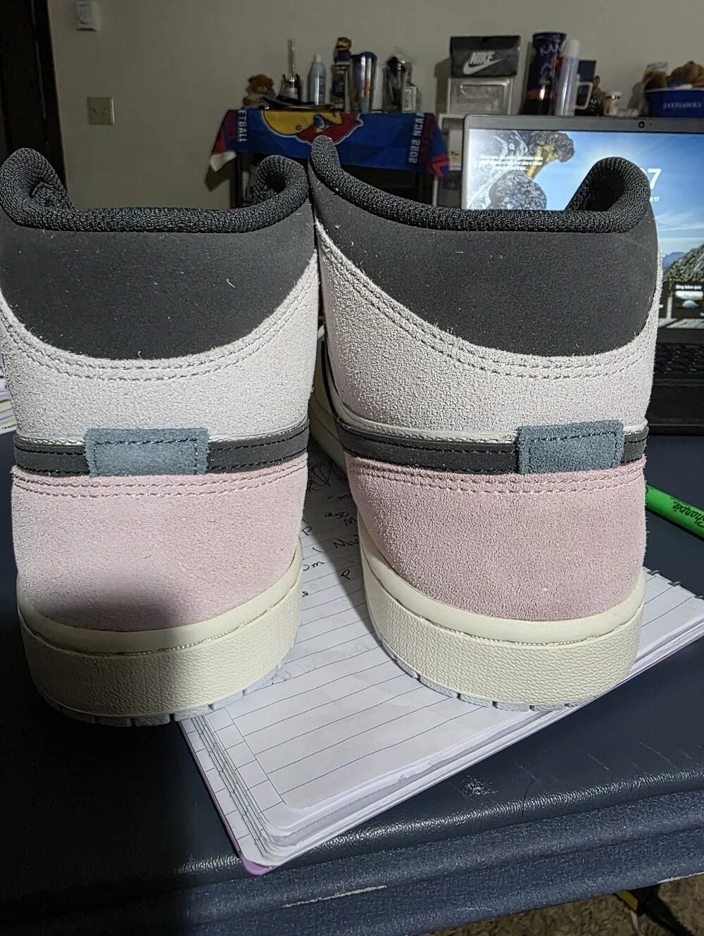 Jordan 1 Mid SE Mid-Top Sneakers in Black, White, Pink, Cream SIZE 10.5M.